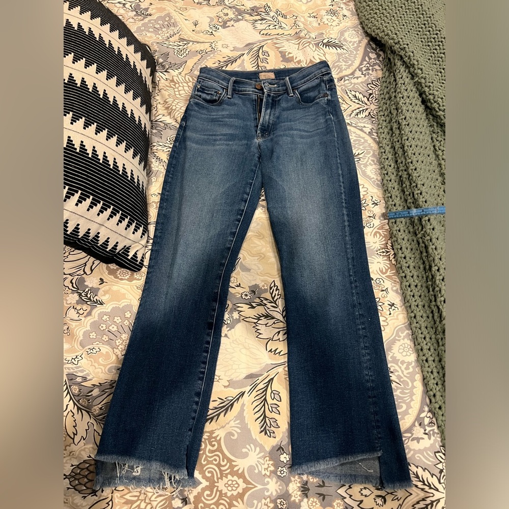 Mother the insider crop step fray size 26